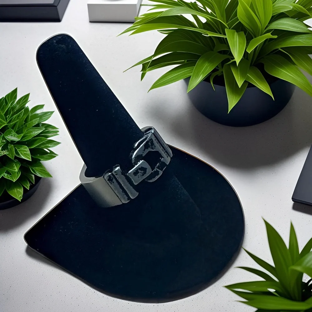 N/A this stylish